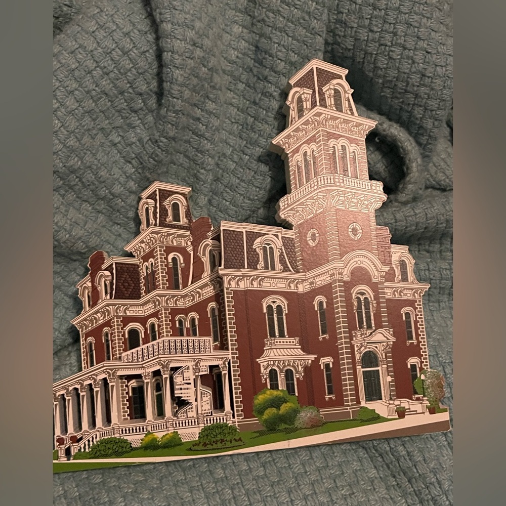 Vintage Sheila’s Collectibles 3D Houses -Terrace  Hill - Des Moines, Iowa 1999
